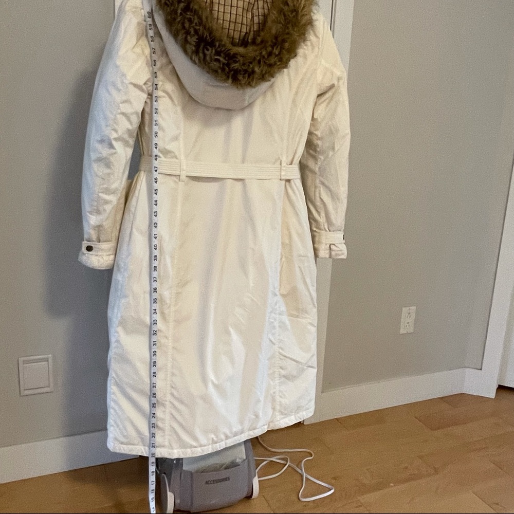 Tommy Hilfiger long puffer jacket. - Picture 6 of 10